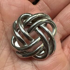 Vintage Lieba Silver Tone Knot scarf clip